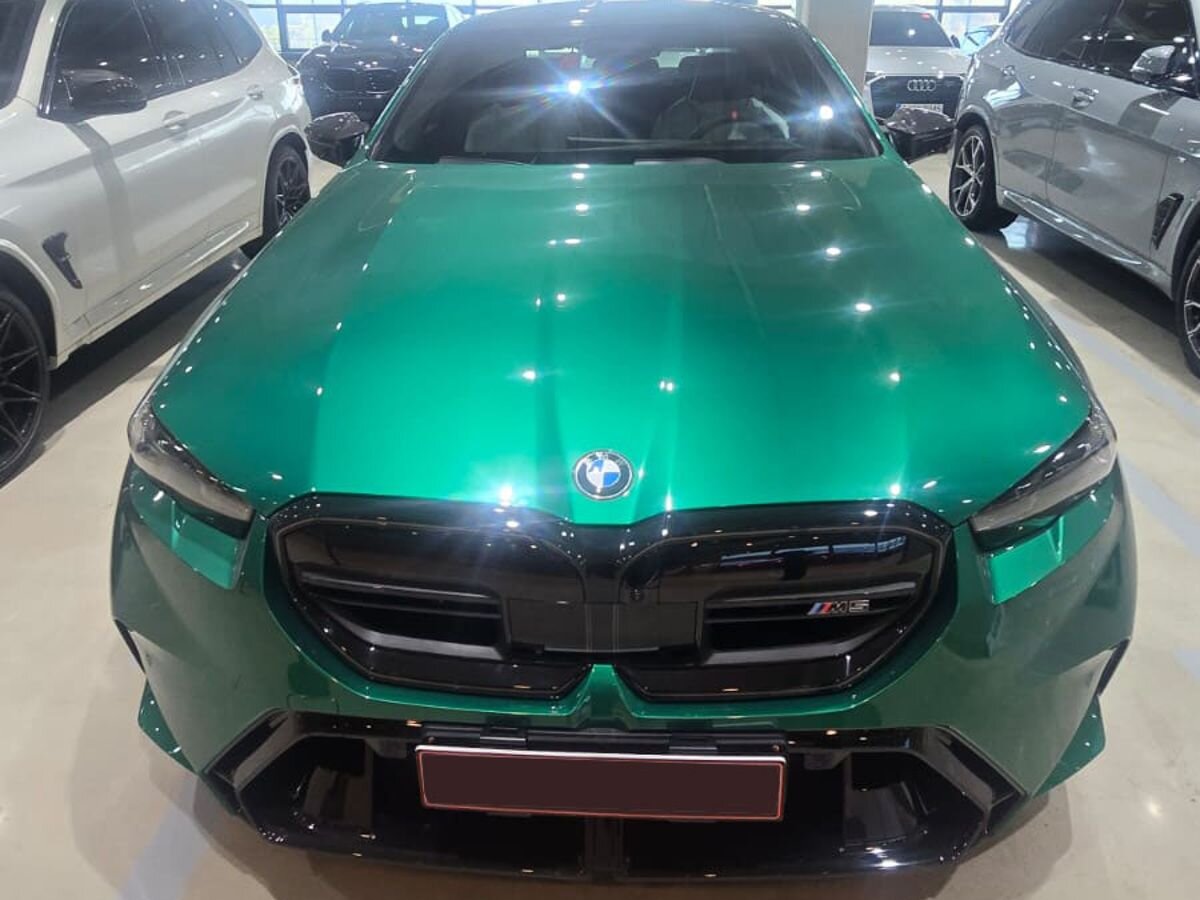 BMW M5 4.4hyb AT (727 л.с.) 4WD в автосалоне Nextline