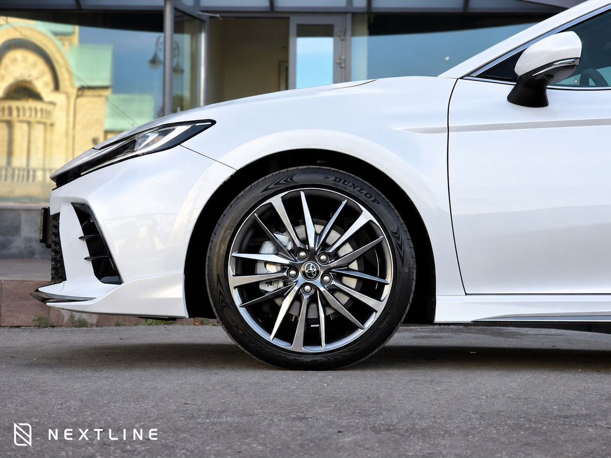 Toyota Camry 2.0hyb CVT (231 л.с.)