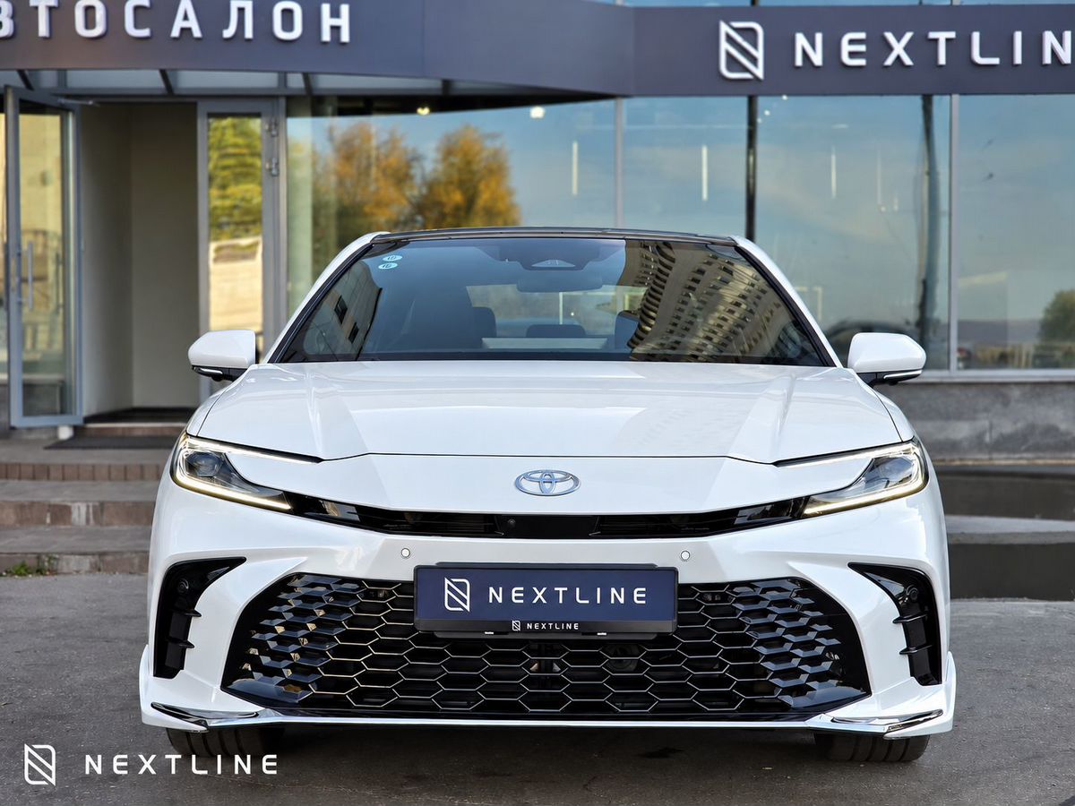 Toyota Camry 2.0hyb CVT (231 л.с.)