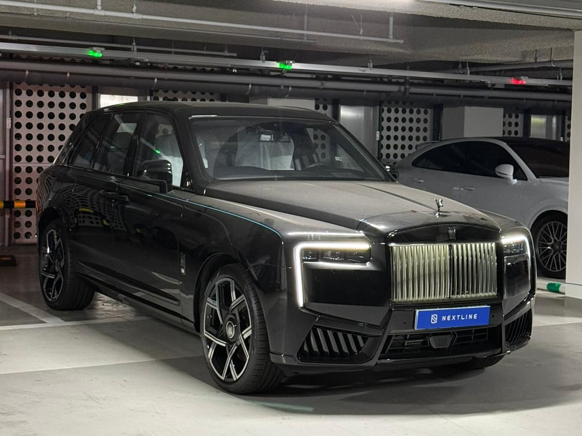 Rolls-Royce Cullinan Black Badge 6.8 AT (600 л.с.) 4WD