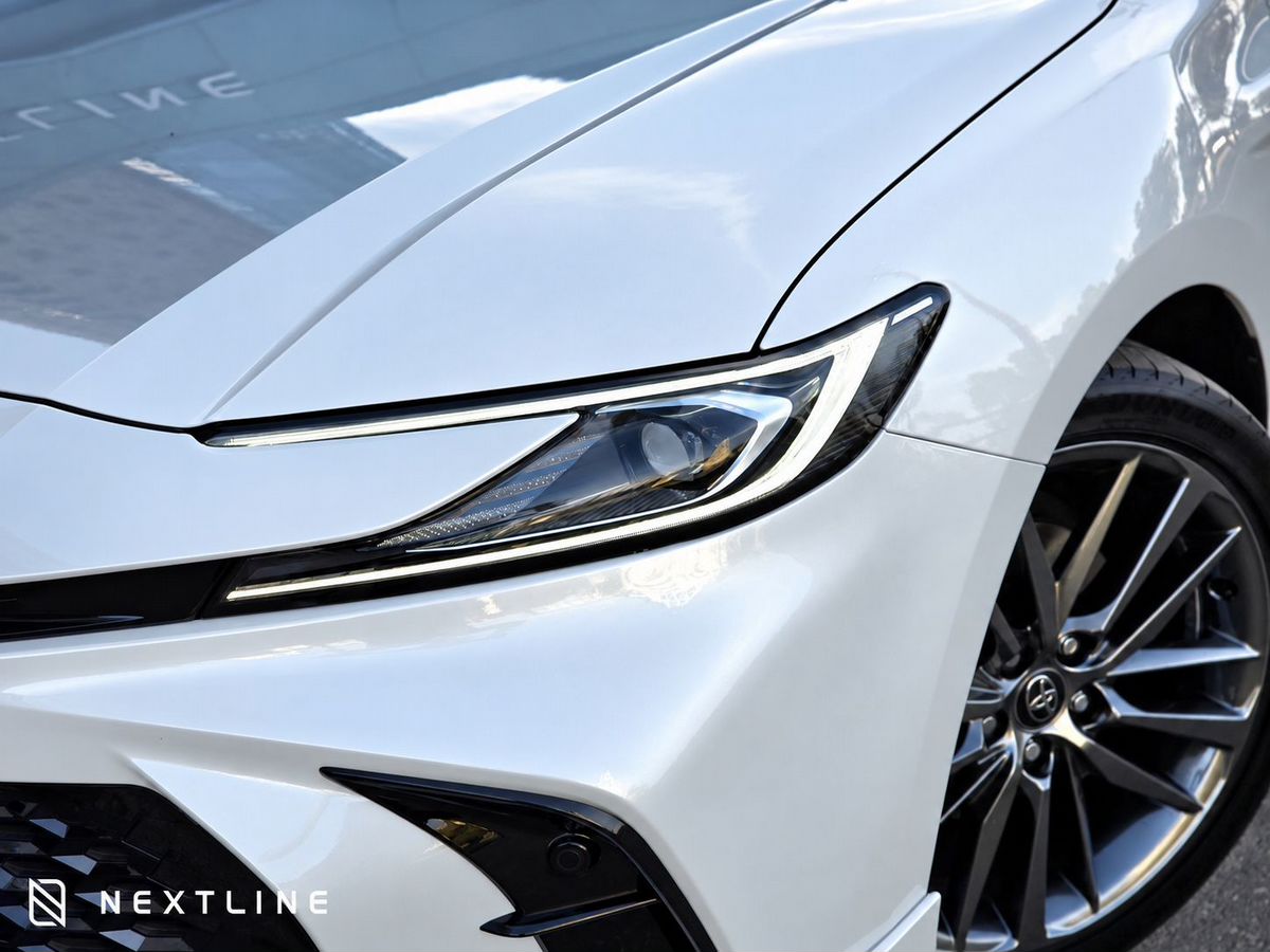 Toyota Camry 2.0hyb CVT (231 л.с.)