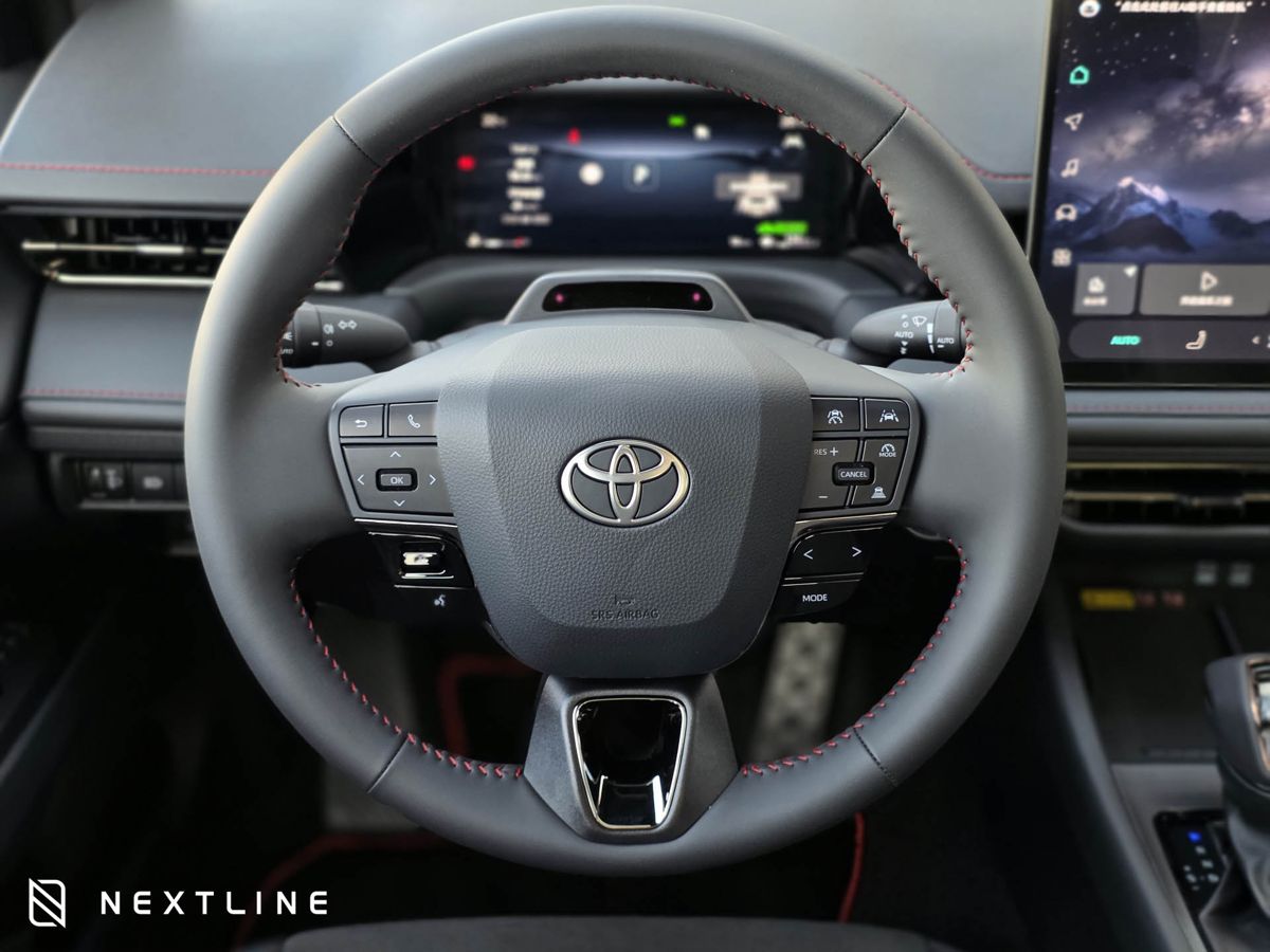 Toyota Camry 2.0hyb CVT (231 л.с.)