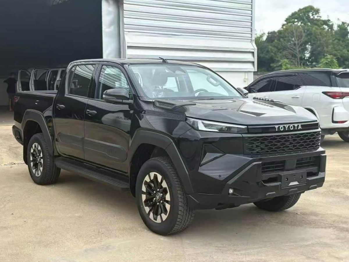 Toyota Hilux 2.8d AT (204 л.с.) 4WD в автосалоне Nextline