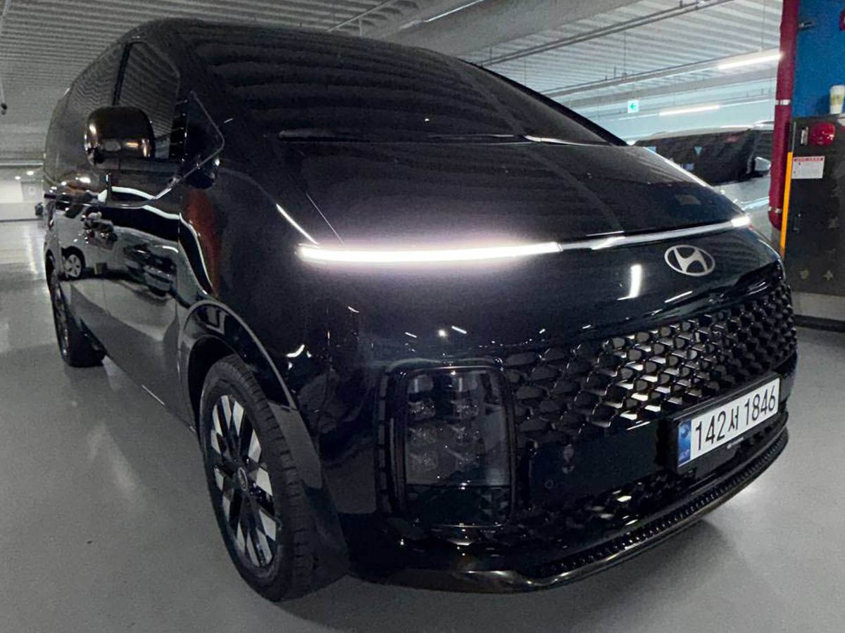 Hyundai Staria 2.2d AT (177 л.с.) 4WD