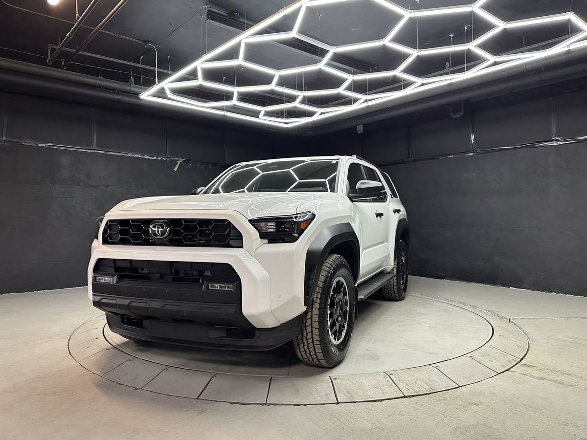 Toyota 4Runner 2.4 AT (278 л.с.) 4WD в автосалоне Nextline